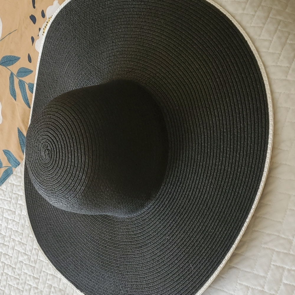 Wide brim floppy hat